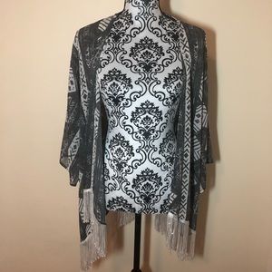 Hollister fringe kimono